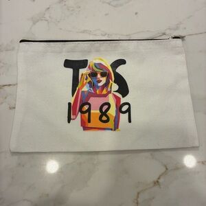 Taylor swift pencil case/cosmetic case. Approx 9 by 5.5 inches. Super fun! 1989